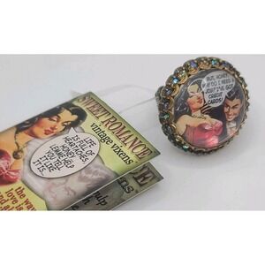 Sweet Romance Ring Credit Card Signed Size 8‎